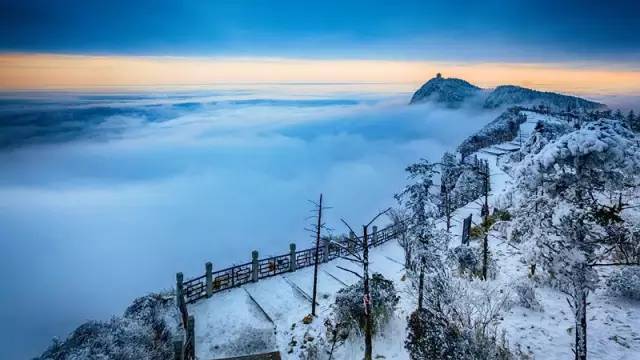 怎么知道峨眉山上天气好不好?峨眉山上气温多少度-图1 怎么知道峨眉山上天气好不好?峨眉山上气温多少度-图1