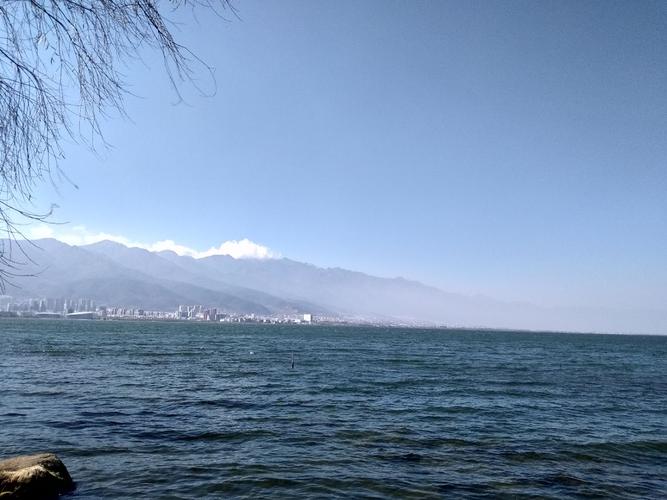 云南那边的天气一年四季是怎么样的?洱海的平均气温多少度-图1 云南那边的天气一年四季是怎么样的?洱海的平均气温多少度-图1