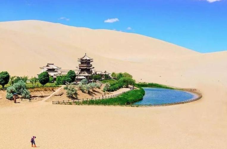 月牙泉几点开门?鸣沙山三天进多少次-图1 月牙泉几点开门?鸣沙山三天进多少次-图1