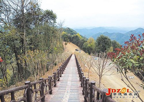 景德镇红旗峰景区在什么地方?景德镇经公桥有多少人-图1 景德镇红旗峰景区在什么地方?景德镇经公桥有多少人-图1