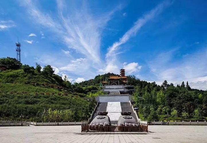 金鼎山在遵义哪里?遵义金鼎山到贵阳多少公里-图2 金鼎山在遵义哪里?遵义金鼎山到贵阳多少公里-图2