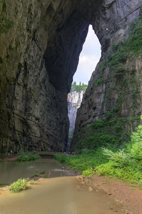 天生三桥景区离市区多远?天坑三桥风景区旅游走多少路-图2 天生三桥景区离市区多远?天坑三桥风景区旅游走多少路-图2