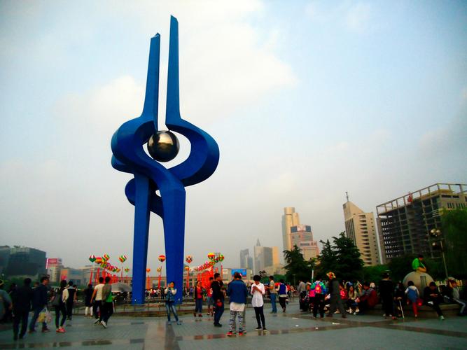 泉城广场有那些特点?泉城广场标志高多少米-图3 泉城广场有那些特点?泉城广场标志高多少米-图3