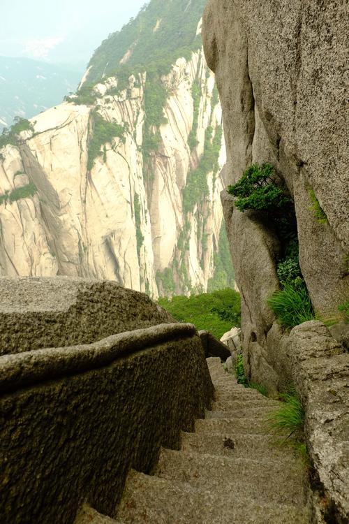 黄山风景区的占地面积约是15,400公顷,合,多少平方米他是我国著名的旅游胜地?黄山风景区面积有多少公顷-图2 黄山风景区的占地面积约是15,400公顷,合,多少平方米他是我国著名的旅游胜地?黄山风景区面积有多少公顷-图2
