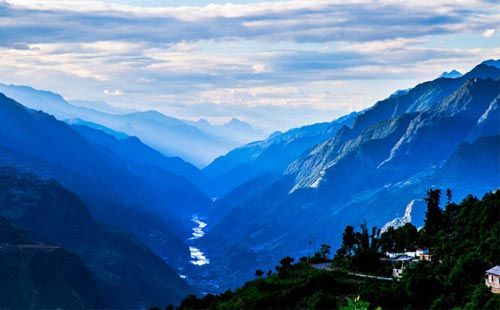 高黎贡山海拔多高啊?云南贡山县城海拔多少米-图1 高黎贡山海拔多高啊?云南贡山县城海拔多少米-图1