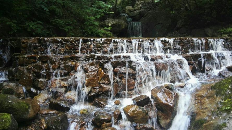 8月中旬适合哪里旅游？青峰峡明天温度多少-图2
