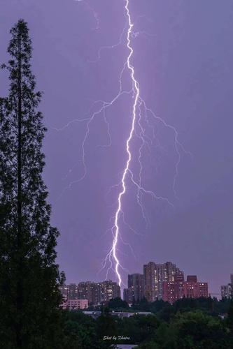闪电多大电流?雷电中的电流是多少-图3 闪电多大电流?雷电中的电流是多少-图3