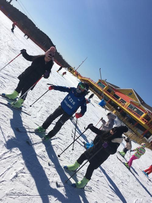 平顶山香山寺周围景点有哪些?汝州滑雪场教练多少钱-图1 平顶山香山寺周围景点有哪些?汝州滑雪场教练多少钱-图1