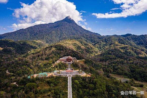五指山最冷的时候多少度?五指山市的气温是多少-图1 五指山最冷的时候多少度?五指山市的气温是多少-图1