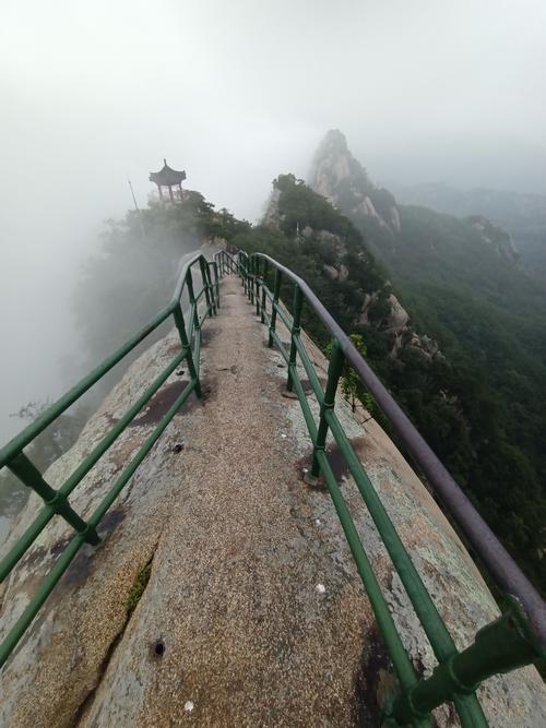 丹东凤凰山下雨能爬吗、下雨景色还好吗?今天丹东地区有雨吗多少度-图1 丹东凤凰山下雨能爬吗、下雨景色还好吗?今天丹东地区有雨吗多少度-图1