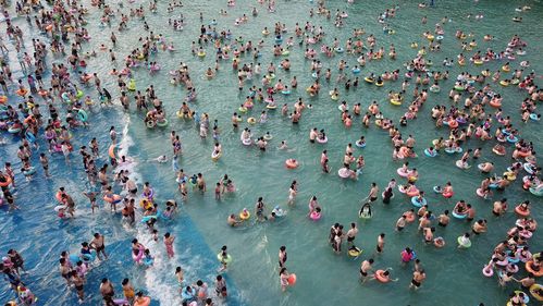 室外游泳池温度是怎么?水上乐园天气多少度比较适合-图3 室外游泳池温度是怎么?水上乐园天气多少度比较适合-图3
