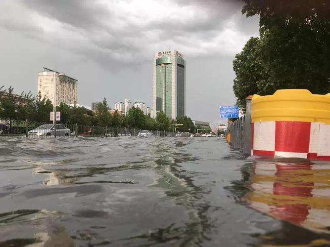 定州东站下雨有积水吗？180mm降雨是多少-图1