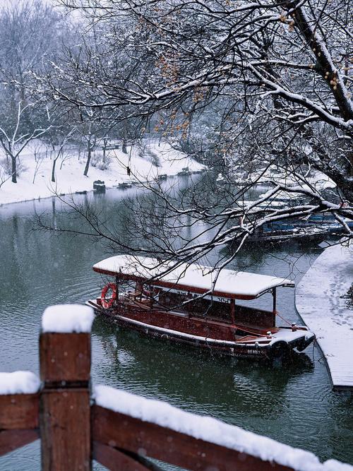 扬州的冬天会下雪吗?一般气温都在多少度啊?还有扬州的房价是多少呢?扬州今天多少度啊-图1 扬州的冬天会下雪吗?一般气温都在多少度啊?还有扬州的房价是多少呢?扬州今天多少度啊-图1