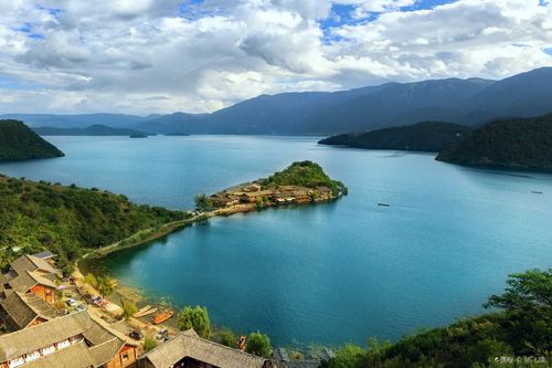 云南泸沽湖海拔?四川省泸沽湖海拨多少-图1 云南泸沽湖海拔?四川省泸沽湖海拨多少-图1