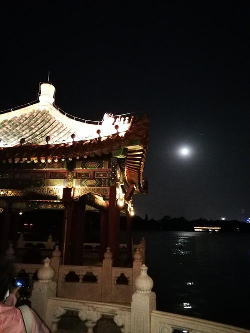 今天广西北海月亮怎么那么红呢?广西北海今天多少-图2 今天广西北海月亮怎么那么红呢?广西北海今天多少-图2