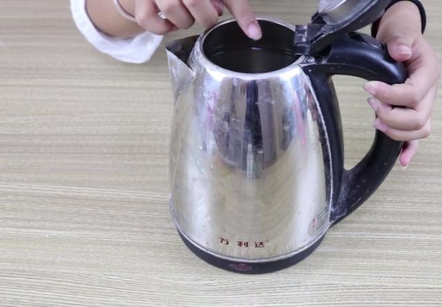 不锈钢壶烧水起泡沫什么原因?2019年盐城响水有多少天高温-图1 不锈钢壶烧水起泡沫什么原因?2019年盐城响水有多少天高温-图1