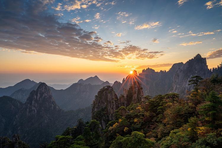 黄山风景区现在温度大约在几度?明天黄山风景区的温度多少合适-图3 黄山风景区现在温度大约在几度?明天黄山风景区的温度多少合适-图3
