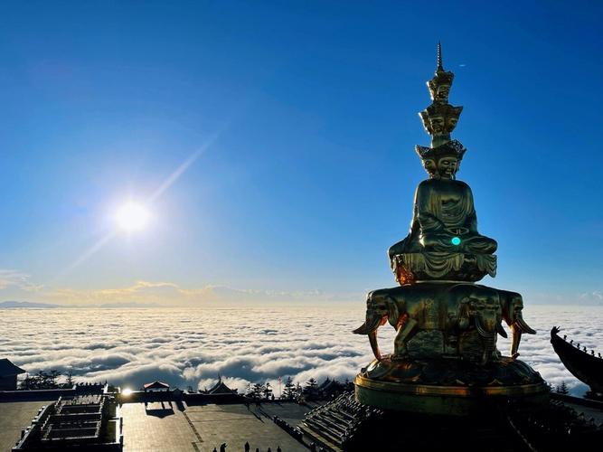 4月上峨眉金顶穿什么衣服?峨眉山天气预报晴天多少天-图3 4月上峨眉金顶穿什么衣服?峨眉山天气预报晴天多少天-图3