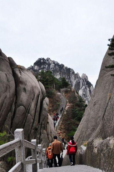 黄山后山上前山下要多长时间?黄山徒步下山多少时间-图3 黄山后山上前山下要多长时间?黄山徒步下山多少时间-图3