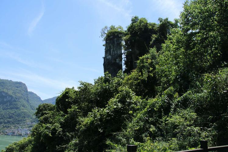 宜昌最高山峰排名?桂东清泉镇海拔多少米-图1 宜昌最高山峰排名?桂东清泉镇海拔多少米-图1