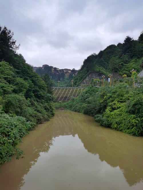 黄水和贵州桐梓避暑哪个好点?桐梓县城距黄莲乡多少公里-图3 黄水和贵州桐梓避暑哪个好点?桐梓县城距黄莲乡多少公里-图3