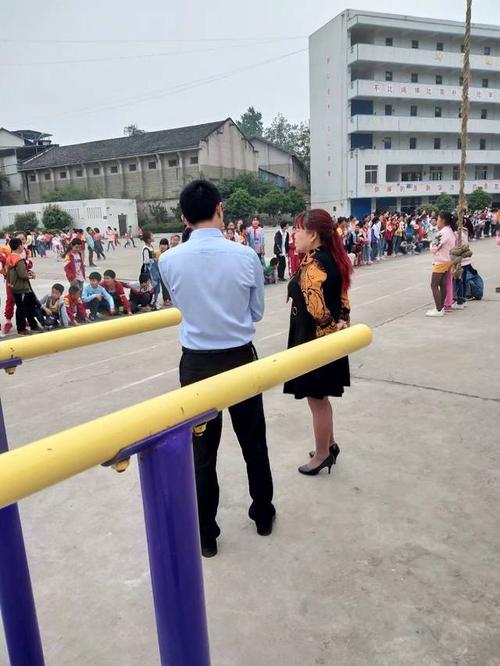 资中新客运站开通时间？资中配龙中学学生有多少人-图1