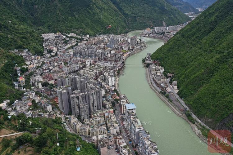 泸定县属于哪个市?泸定县是多少度-图3 泸定县属于哪个市?泸定县是多少度-图3