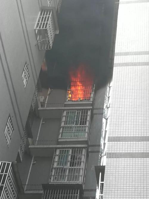 发生火灾时,多少层可以跳楼?火灾一般火灾多少万-图1 发生火灾时,多少层可以跳楼?火灾一般火灾多少万-图1