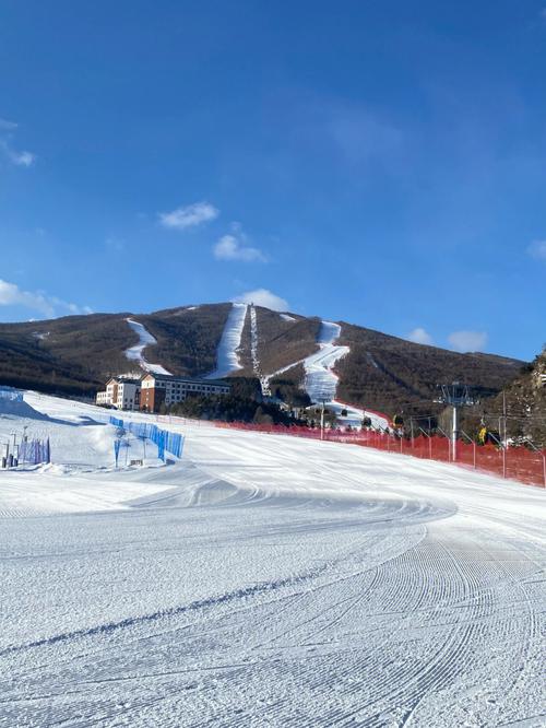 美林谷滑雪场有吃饭和住宿的地方吗?美林谷滑雪场电话多少-图1 美林谷滑雪场有吃饭和住宿的地方吗?美林谷滑雪场电话多少-图1