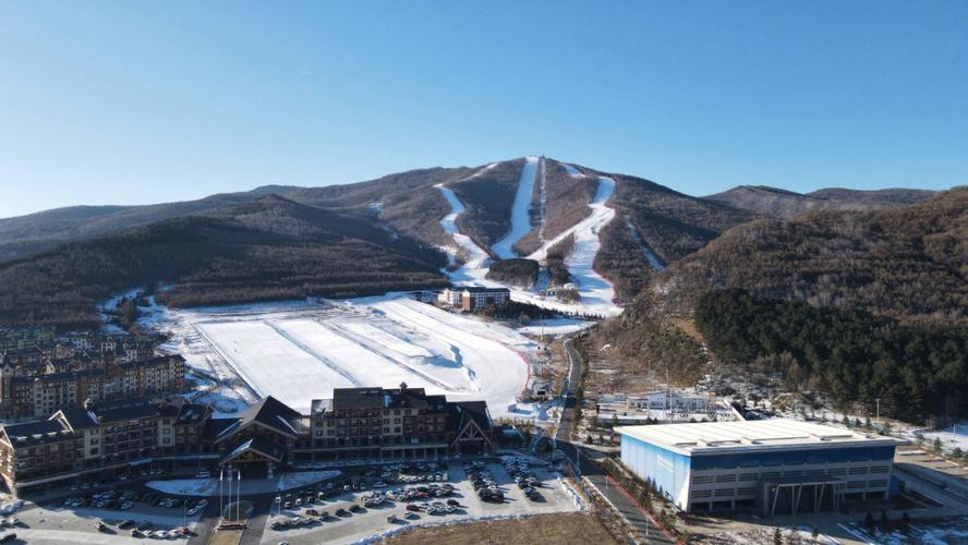 美林谷滑雪场有吃饭和住宿的地方吗?美林谷滑雪场电话多少-图3 美林谷滑雪场有吃饭和住宿的地方吗?美林谷滑雪场电话多少-图3