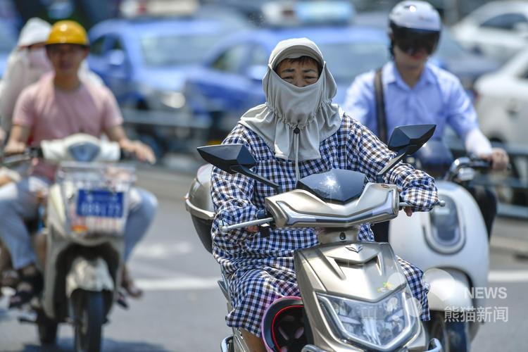海口最近天气穿什么衣服比较好?海口现在多少度 穿什么-图2 海口最近天气穿什么衣服比较好?海口现在多少度 穿什么-图2