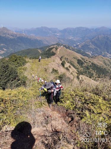 8月爬山最佳地方?今天信宜的温度是多少-图1 8月爬山最佳地方?今天信宜的温度是多少-图1