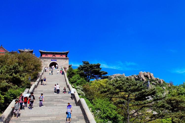 6月初泰山顶上的温度是多少度?六月份泰山顶上多少度-图1 6月初泰山顶上的温度是多少度?六月份泰山顶上多少度-图1