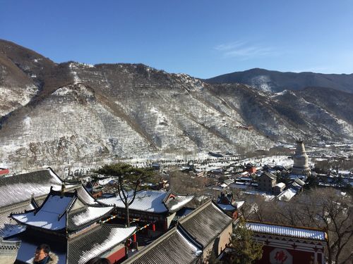 五台山天气18度到20度穿什么衣?五台山最高温度是多少度-图1 五台山天气18度到20度穿什么衣?五台山最高温度是多少度-图1