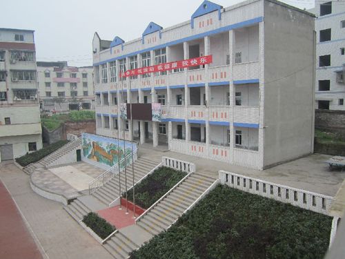重庆市合川区有多少个镇?合川古楼镇中心小学有多少人-图1 重庆市合川区有多少个镇?合川古楼镇中心小学有多少人-图1