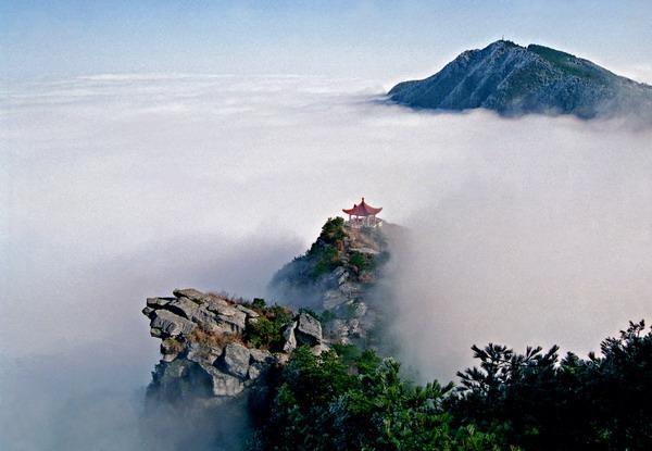 去庐山报团划算吗?庐山8月跟团旅游多少钱-图1 去庐山报团划算吗?庐山8月跟团旅游多少钱-图1