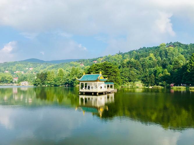 去庐山报团划算吗?庐山8月跟团旅游多少钱-图3 去庐山报团划算吗?庐山8月跟团旅游多少钱-图3