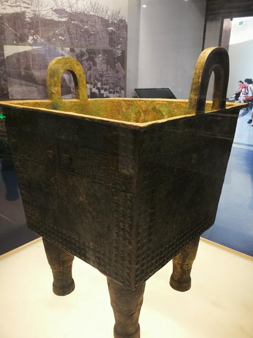 河南郑州博物馆的镇馆之宝是什么?它还有什么主要收藏?郭家窑乡有多少个村-图2 河南郑州博物馆的镇馆之宝是什么?它还有什么主要收藏?郭家窑乡有多少个村-图2