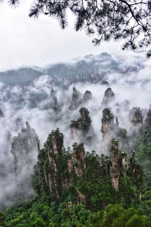 张家界今天下雨了吗?张家界温度现在是多少度-图1 张家界今天下雨了吗?张家界温度现在是多少度-图1