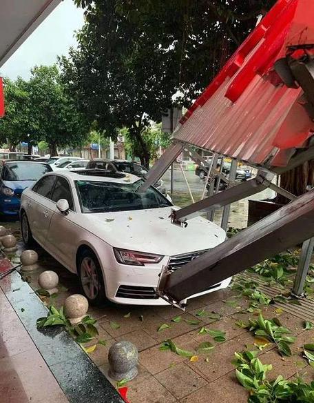 几级风能把轿车刮走?台风多少级刮动汽车-图2 几级风能把轿车刮走?台风多少级刮动汽车-图2