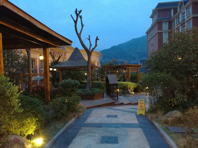 牯岭镇有温泉吗?庐山市温泉镇邮政编码是多少-图3 牯岭镇有温泉吗?庐山市温泉镇邮政编码是多少-图3