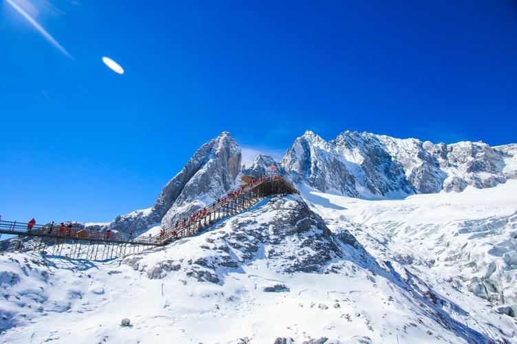 玉龙雪山海拔多高?玉龙雪山旅游景区海拔多少米-图3 玉龙雪山海拔多高?玉龙雪山旅游景区海拔多少米-图3