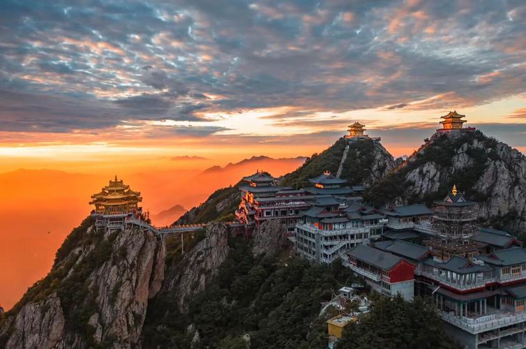 8月份老君山关门了吗?老君山8月份大概多少度-图1 8月份老君山关门了吗?老君山8月份大概多少度-图1