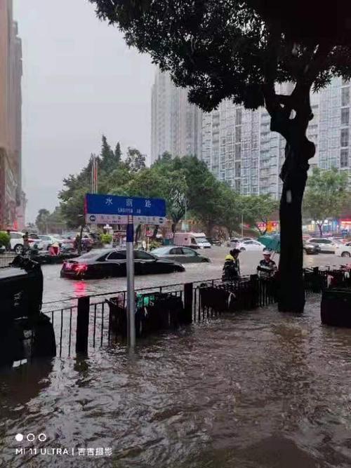 广州今天暴雨,飞机能正常吗?今天广州风力多少-图2 广州今天暴雨,飞机能正常吗?今天广州风力多少-图2