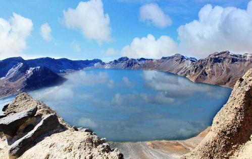 乌鲁木齐天山天池8月份温度?长白山8月天池温度多少-图3 乌鲁木齐天山天池8月份温度?长白山8月天池温度多少-图3